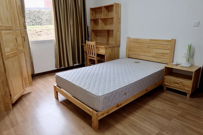 1492588815763901.jpg bedroom.jpg