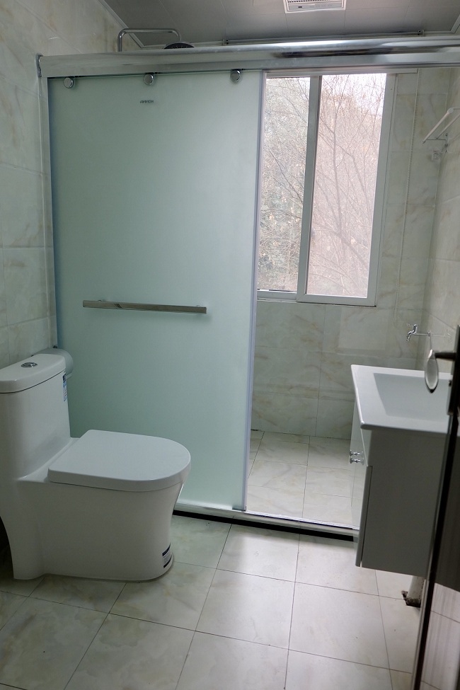 1492588849358353.jpg toilet.jpg